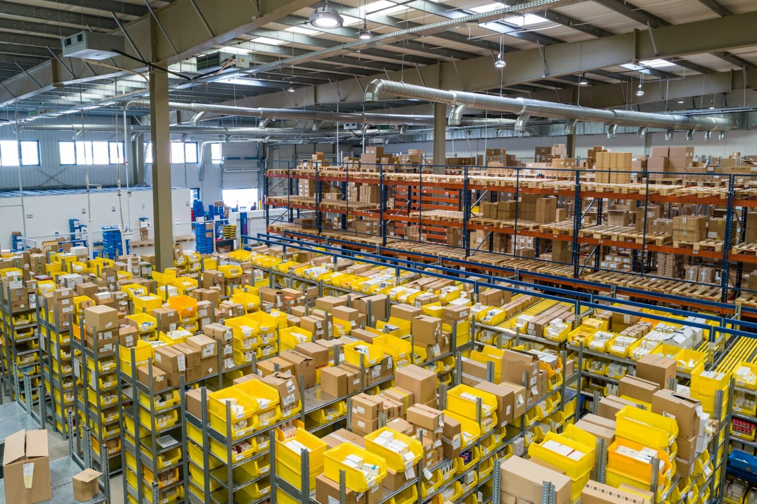 Warehouse with crates of shipments – restructuring a loss-making Czech subsidiary